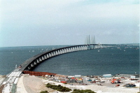 µ§¸¶Å©¿Í ½º¿þµ§À» ¿¬°áÇÏ´Â ÃÖÃÊÀÇ ´Ù¸®(ÀüÀå 16km)¿Ï°ø